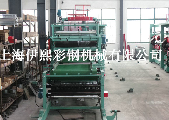 彩鋼復(fù)合機
