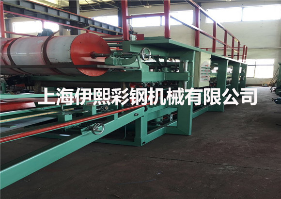 彩鋼復(fù)合板機(jī)械