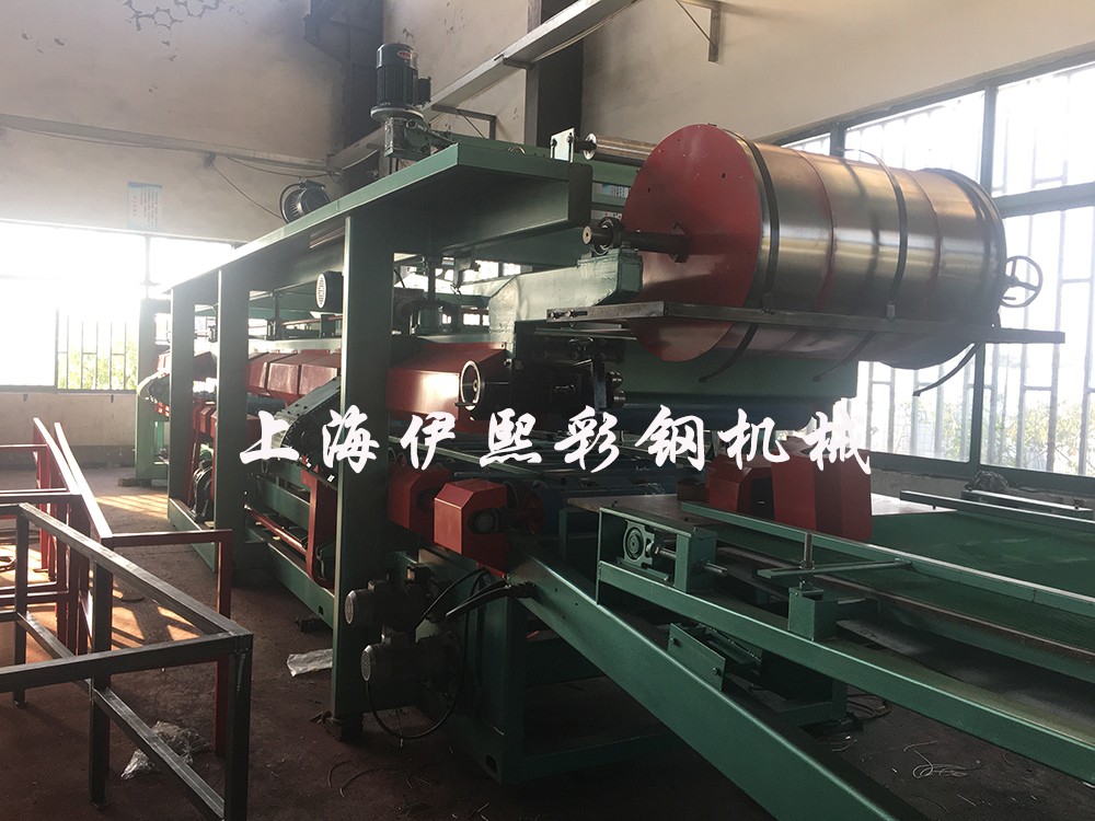 不銹鋼夾芯板復(fù)合機(jī)