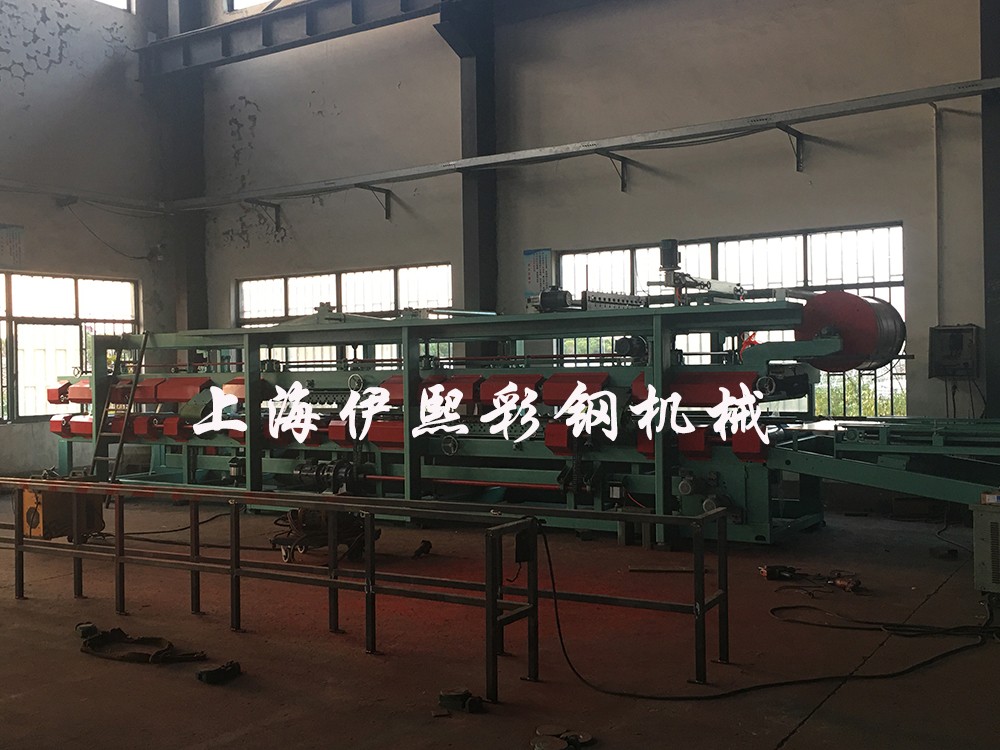 巖棉玻璃絲棉凈化板設(shè)備