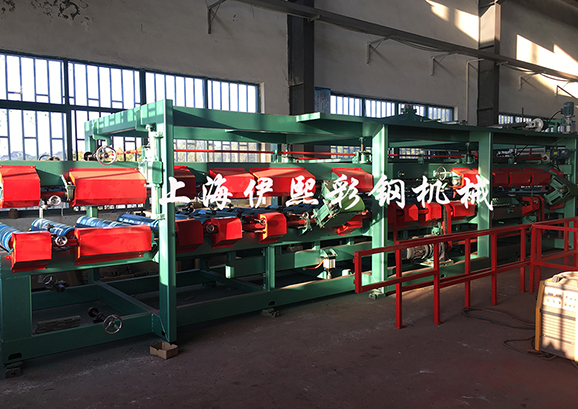 泡沫巖棉玻璃絲棉彩鋼夾芯板機(jī)器