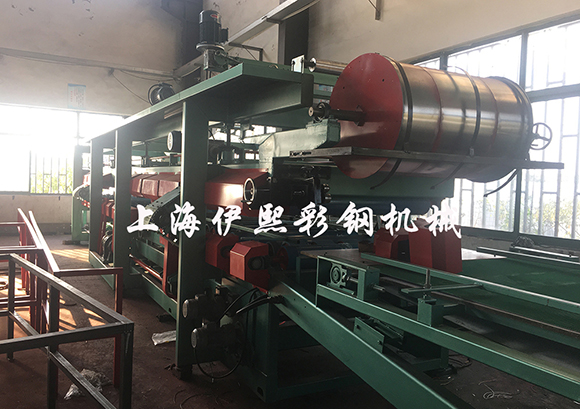 不銹鋼夾芯板復(fù)合機(jī)